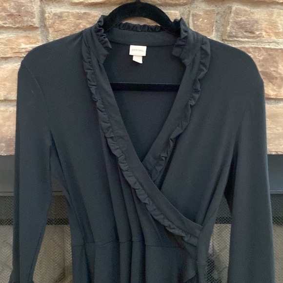 Merona black v-neck wrap dress with ruffled collar and neckline. Size small - Picture 2 of 9